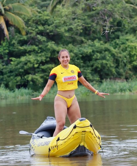 Evelyn Solano model nice img