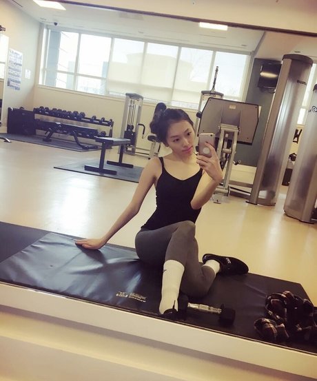 _lisahui_ model naked pics