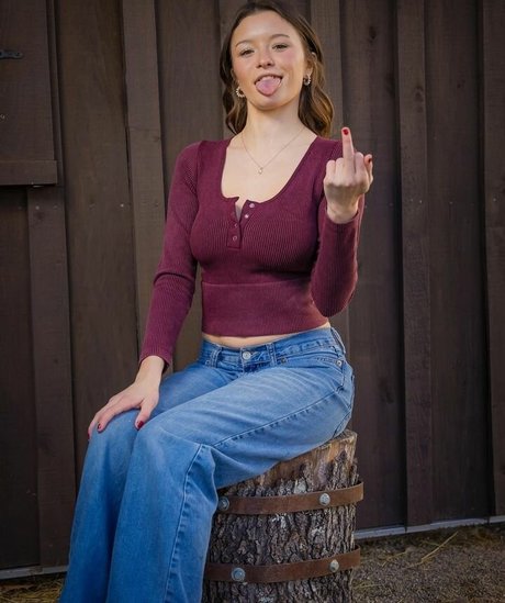 Lillie Goldman naked pornstar galleries