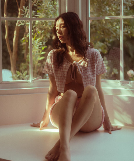 Nardear Montgod exclusive pornstar images