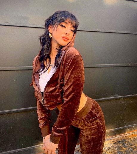 La Chilena perfect pornstar pictures