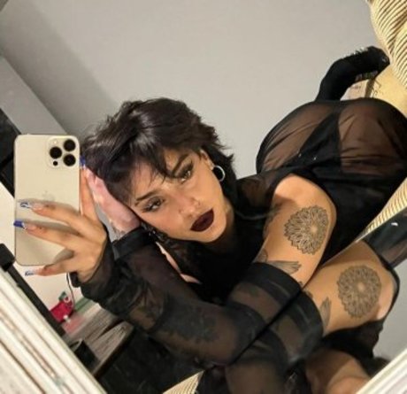 La Chilena pornographic model pics