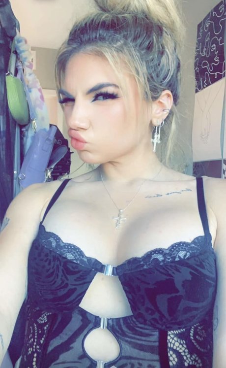 Bailey Rose model xxx galleries