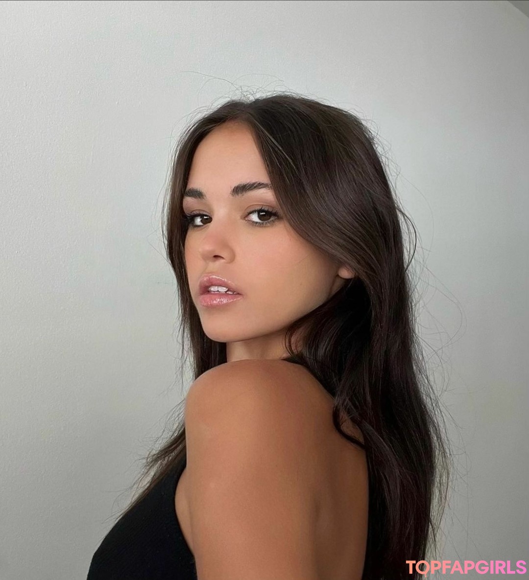 Laura Lindstrom exclusive model gallery