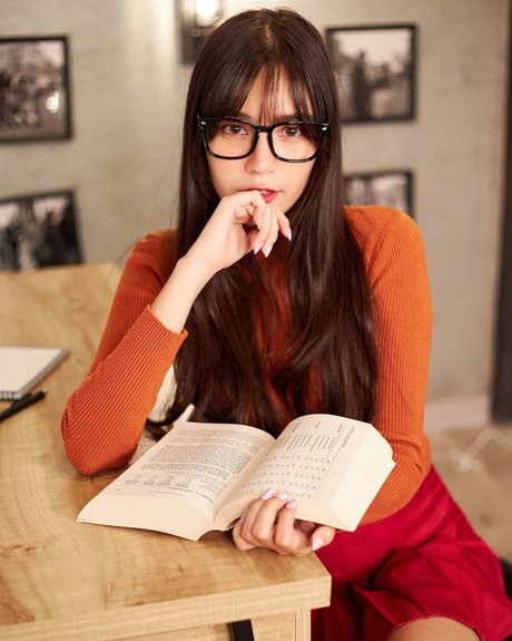 Isabelle Haris_ free actress archive