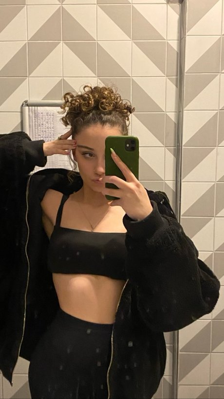 Aleynakutluay free star photo