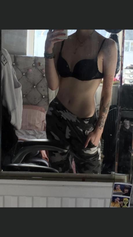 _Bat Brookes_ star nude pics