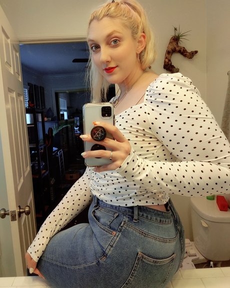 Mel Capperino Garcia nude pornstar gallery