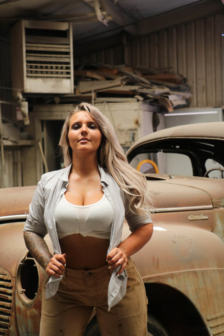 Chloe Yonker model high quality photo