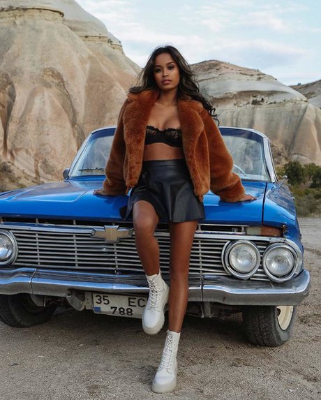 Putri Cinta star pretty pic