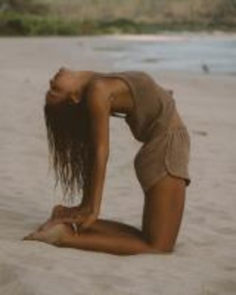 Caitlin North Lewis star free images