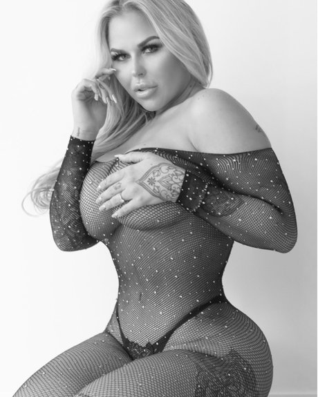 Yana Daems model high quality picture