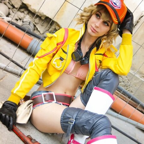 Maya Gold erotic model gallery