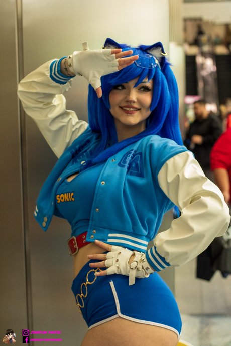 _Succubus Sushi hot model photo