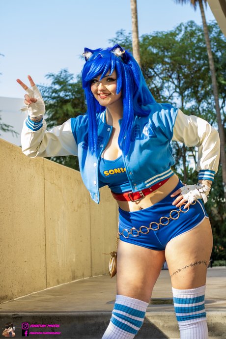 _Succubus Sushi model pretty photo