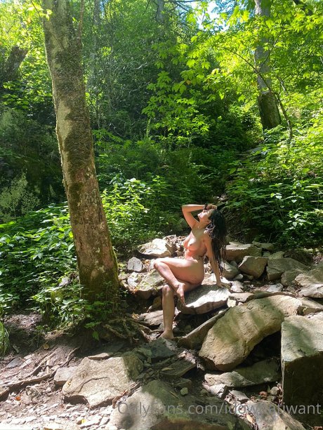 Adriene Macedo star nudes images