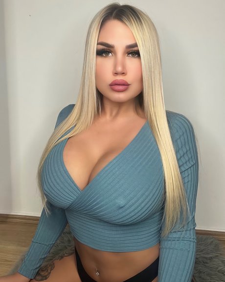 Kary Mel pornstar naked photo