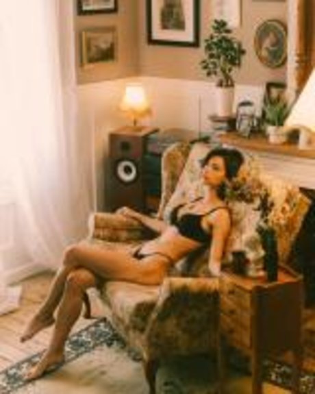 Roxane Eylaud_ model nice picture