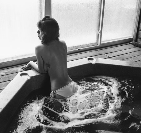 Taye Rose model nudes galleries