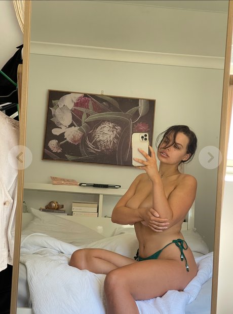 Lily Van Dyke pornstar adult galleries