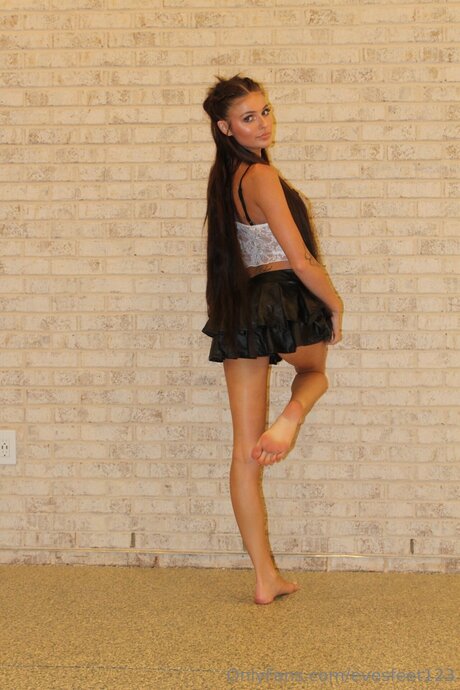 Evesfeet123 model adult galleries