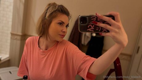 Roxy Blakee hd model photos