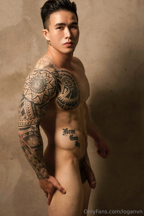 Loganvn star erotic pic