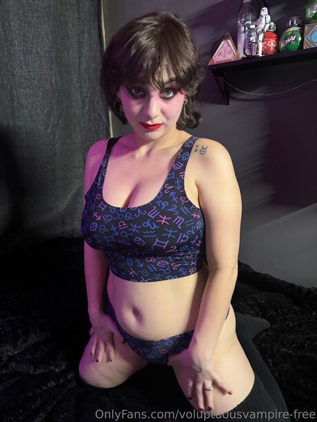 Voluptuousvampire Free model pretty archive