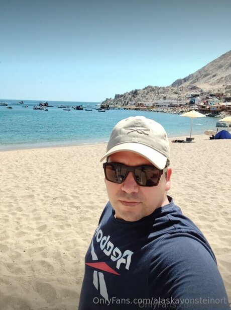 Alaskavonsteinort nudes model picture