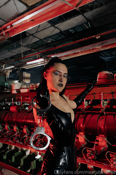 Mantubelafree model hd img