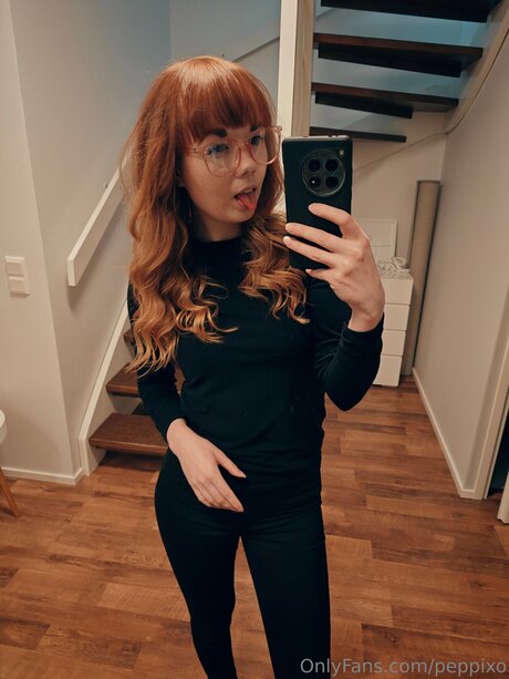 Peppixo pornographic model picture