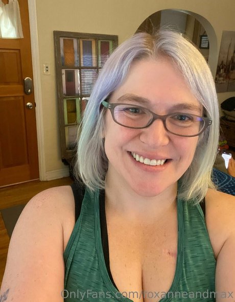 roxanneandmax swingers free model img