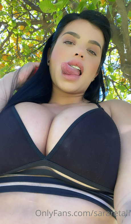 sararetali porn star photo