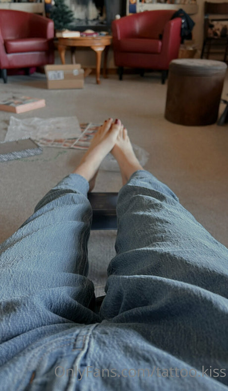 tattoo kiss sexy star picture