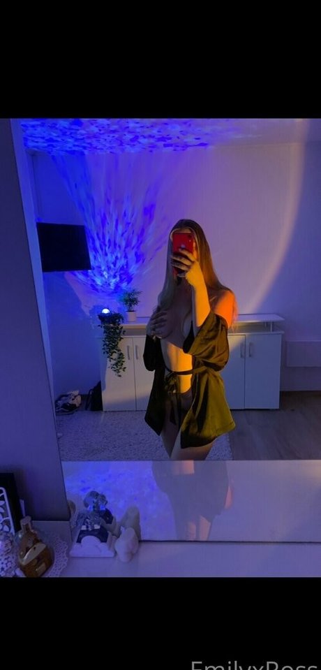 emilyxross sex star image