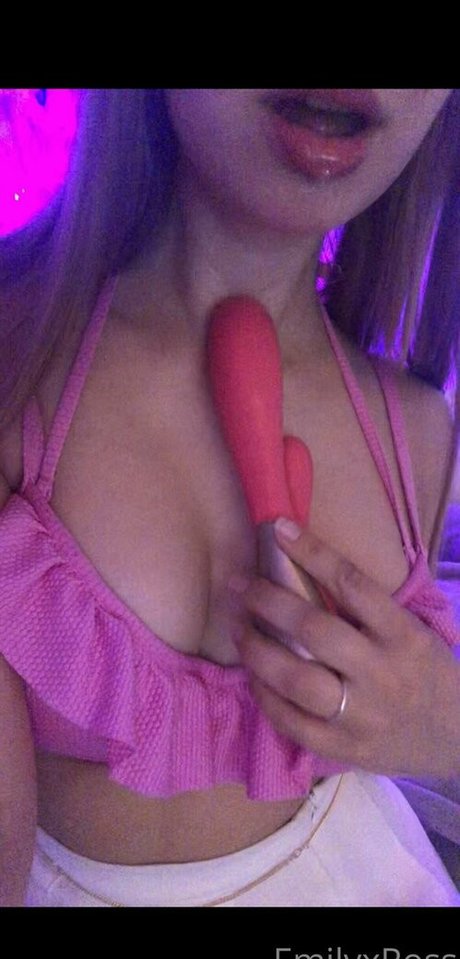 emilyxross erotic actress photo