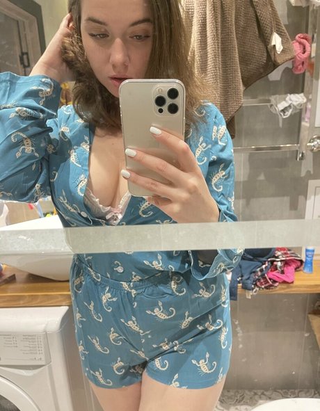 mirniy art actress img