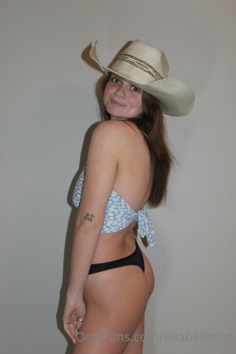 ellabelleeee adult star archive