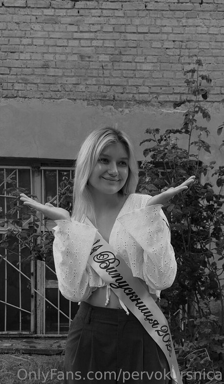 pervokursnica sexy model pics