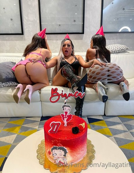 ayllagatina model nude galleries