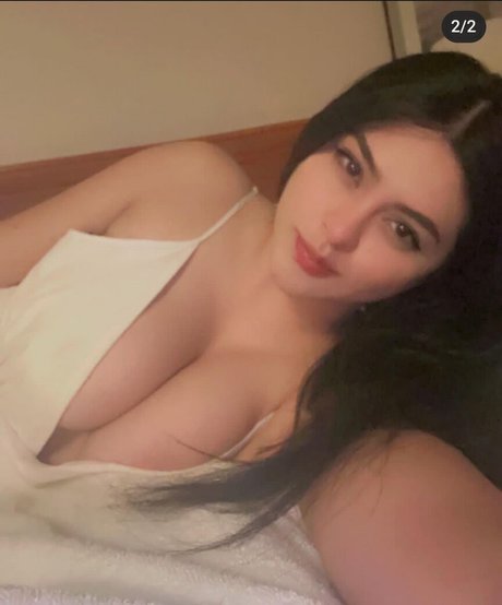 Sarai Gamboa model pictures