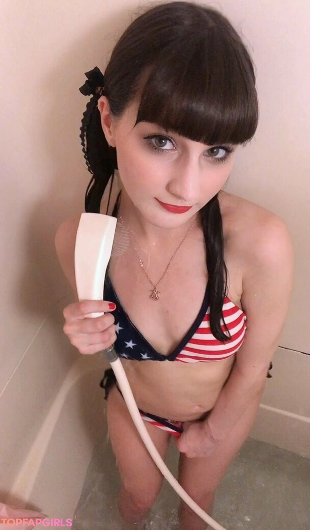 Schyler Reighn hot actress photos