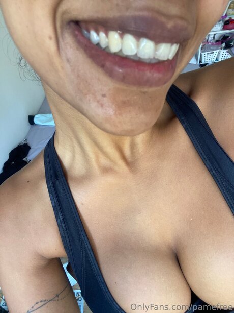 Pamefree hot star pics