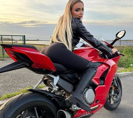 Cherryemmy nice pornstar image