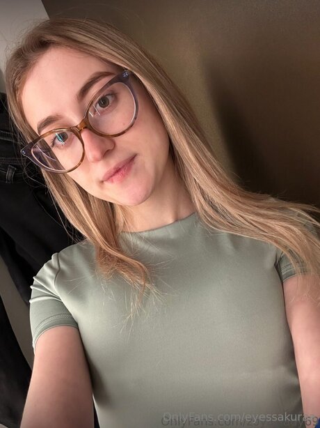 Eyessakuraa pornstar xxx picture