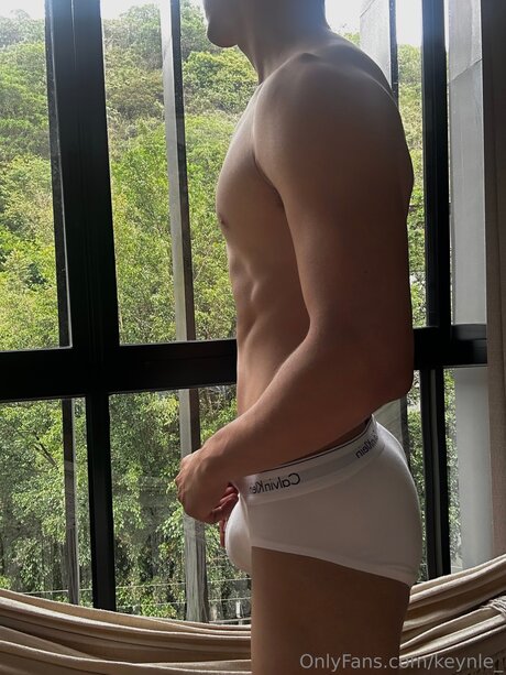 Keynle star naked images