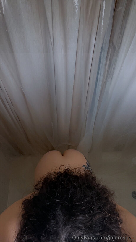 Jojoroseee naked pornstar pic