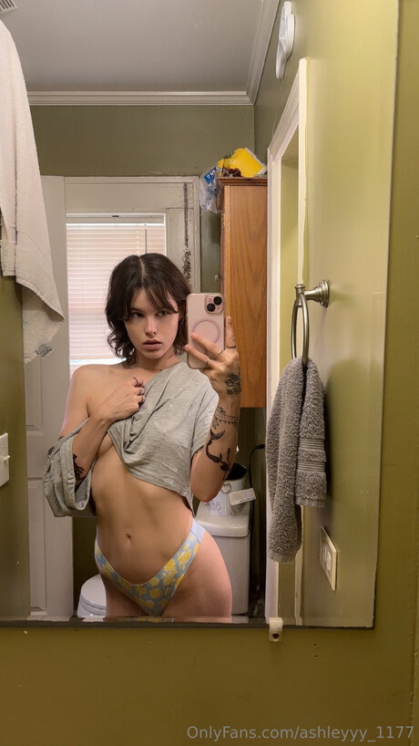 Ashleyyy 1177 star high quality pics