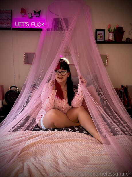 Thenamelessghuleh erotic star pics