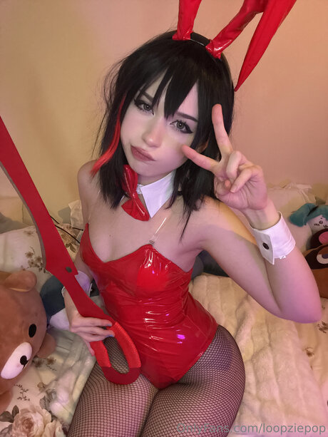 Loopziepop model sexy photos